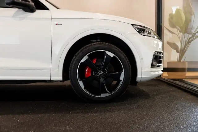 Audi Q5 view 15