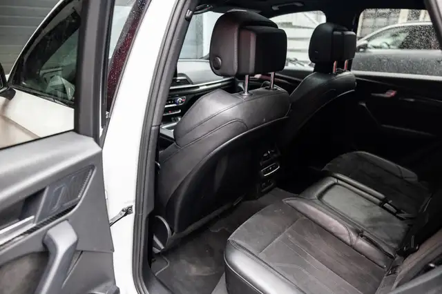 Audi Q5 view 6