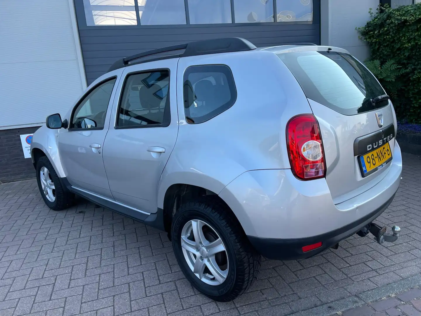 Dacia Duster 1.6 Lauréate 2wd/Airco/1eigenaar/Dealer-onderhoude Grau - 2