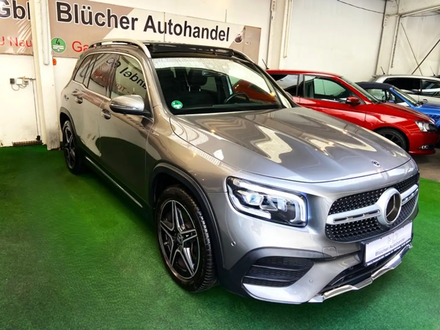 Mercedes-Benz GLB 250 4Matic AMG Edition Panoramadach AMG Edition Sonder Grau - 2