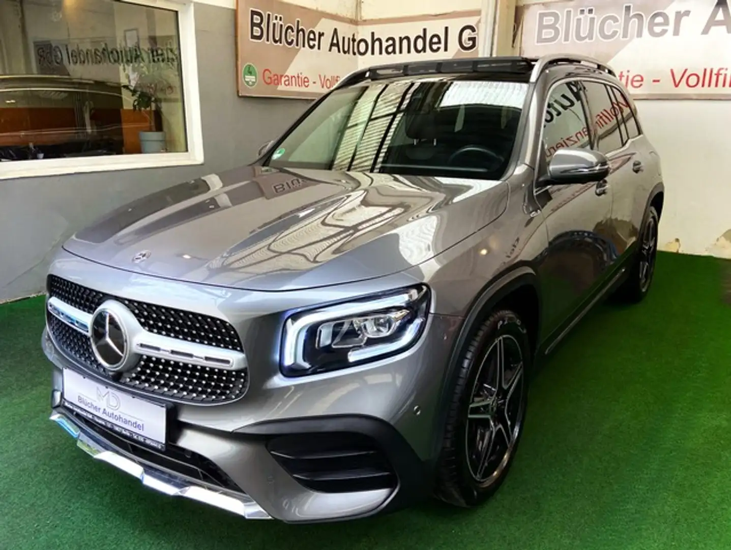 Mercedes-Benz GLB 250 4Matic AMG Edition Panoramadach AMG Edition Sonder Grau - 1