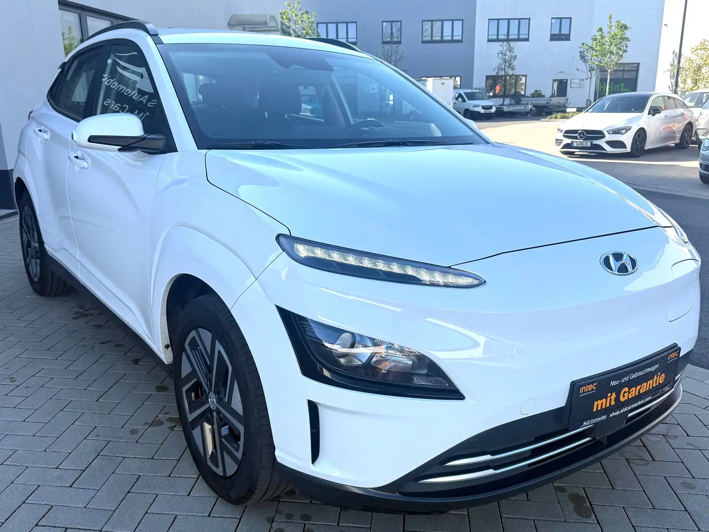 Hyundai KONA Select R.Kam*ACC*Facelift*Carplay Werksgarantie Weiß - 1