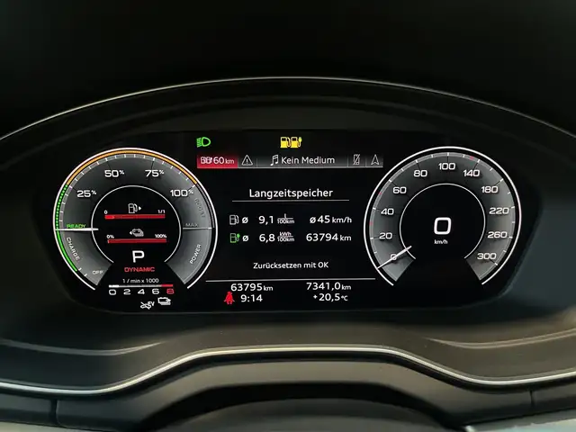 Audi Q5 view 10
