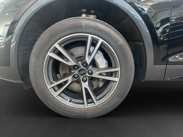 Audi Q5 view 7