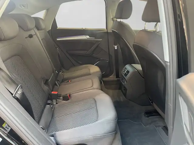 Audi Q5 view 6