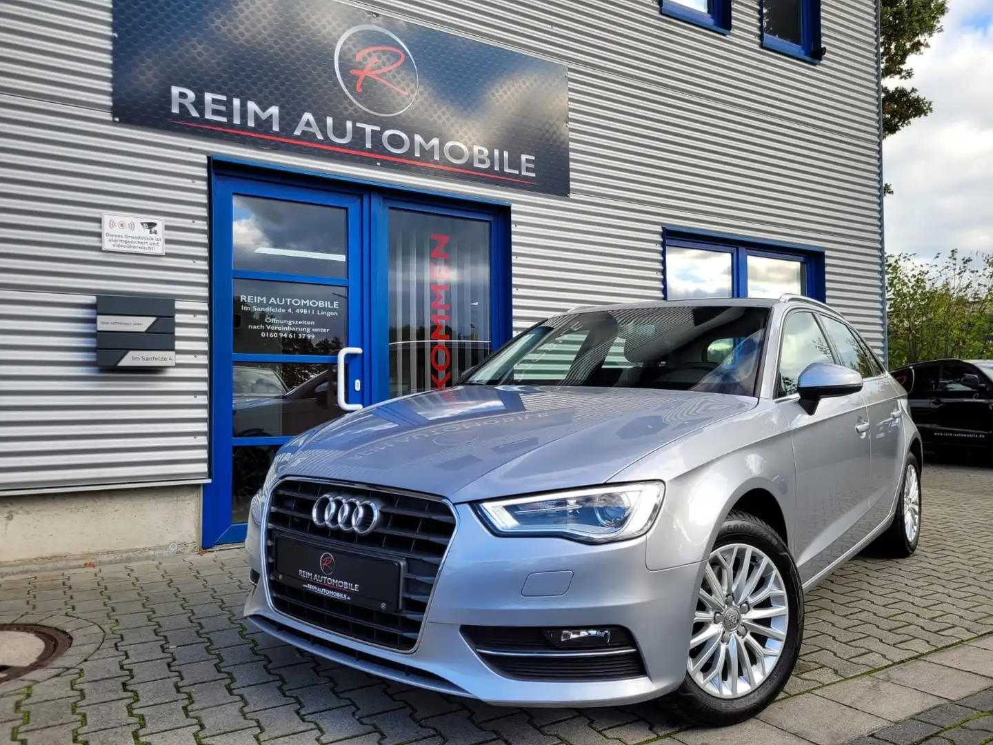 Audi A3 Sportback Ambiente 1.4 TFSI *NUR 55.973KM*NAVI*KL Silber - 1