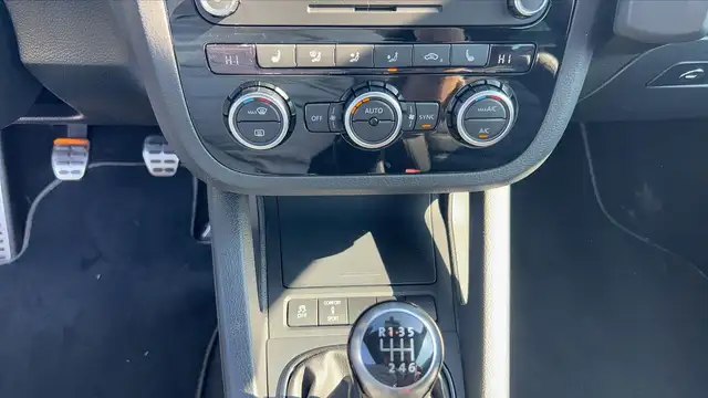 Volkswagen Scirocco view 13