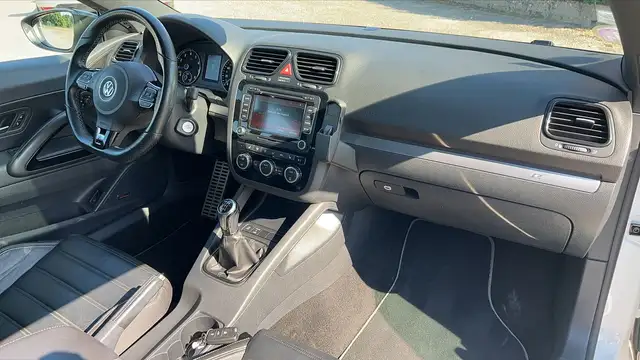 Volkswagen Scirocco view 10