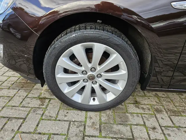 Opel Astra view 4