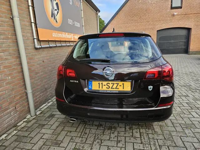 Opel Astra view 28