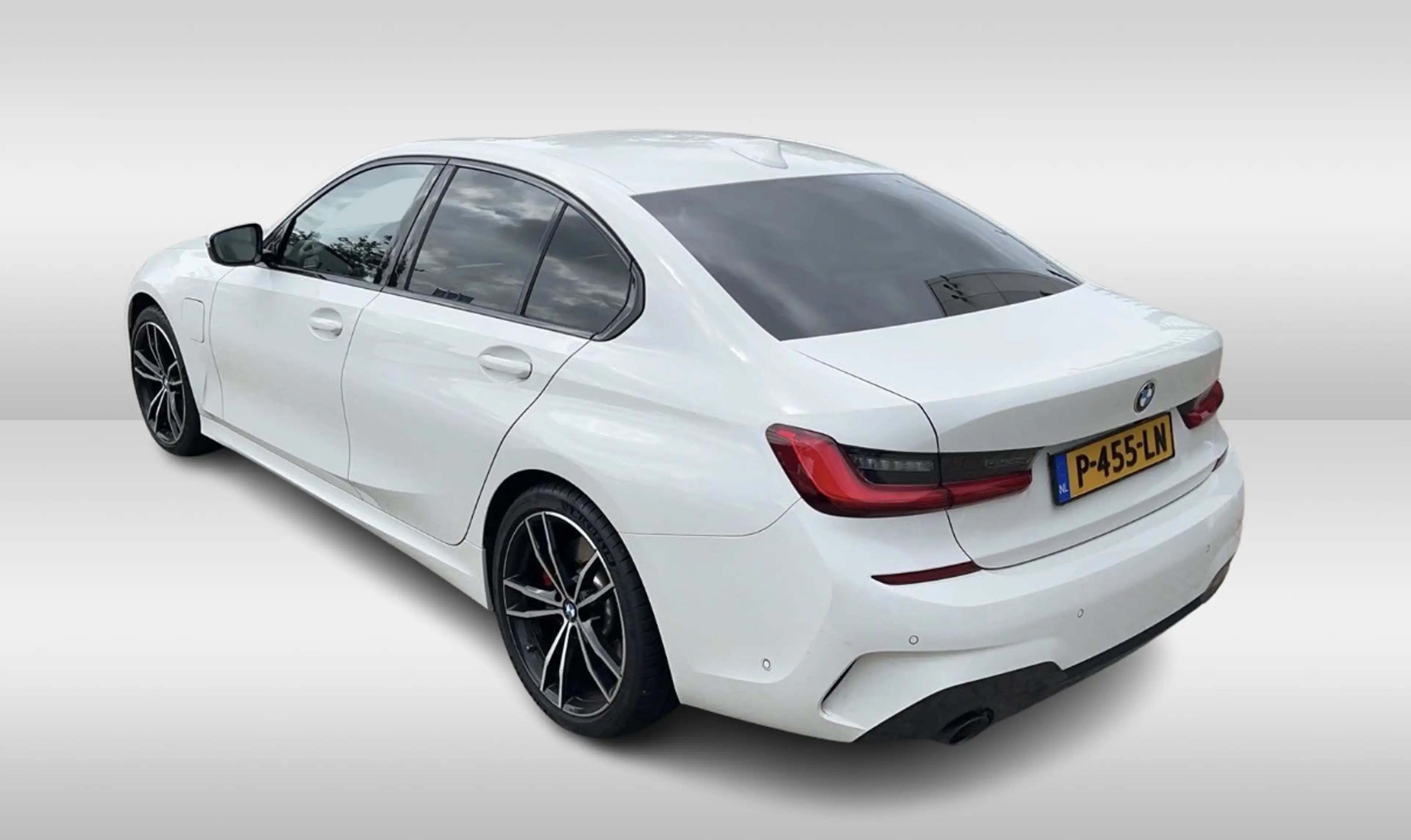 BMW 330 3-serie 330e High Executive / SOH 90,5% / Schuifda — photo 4
