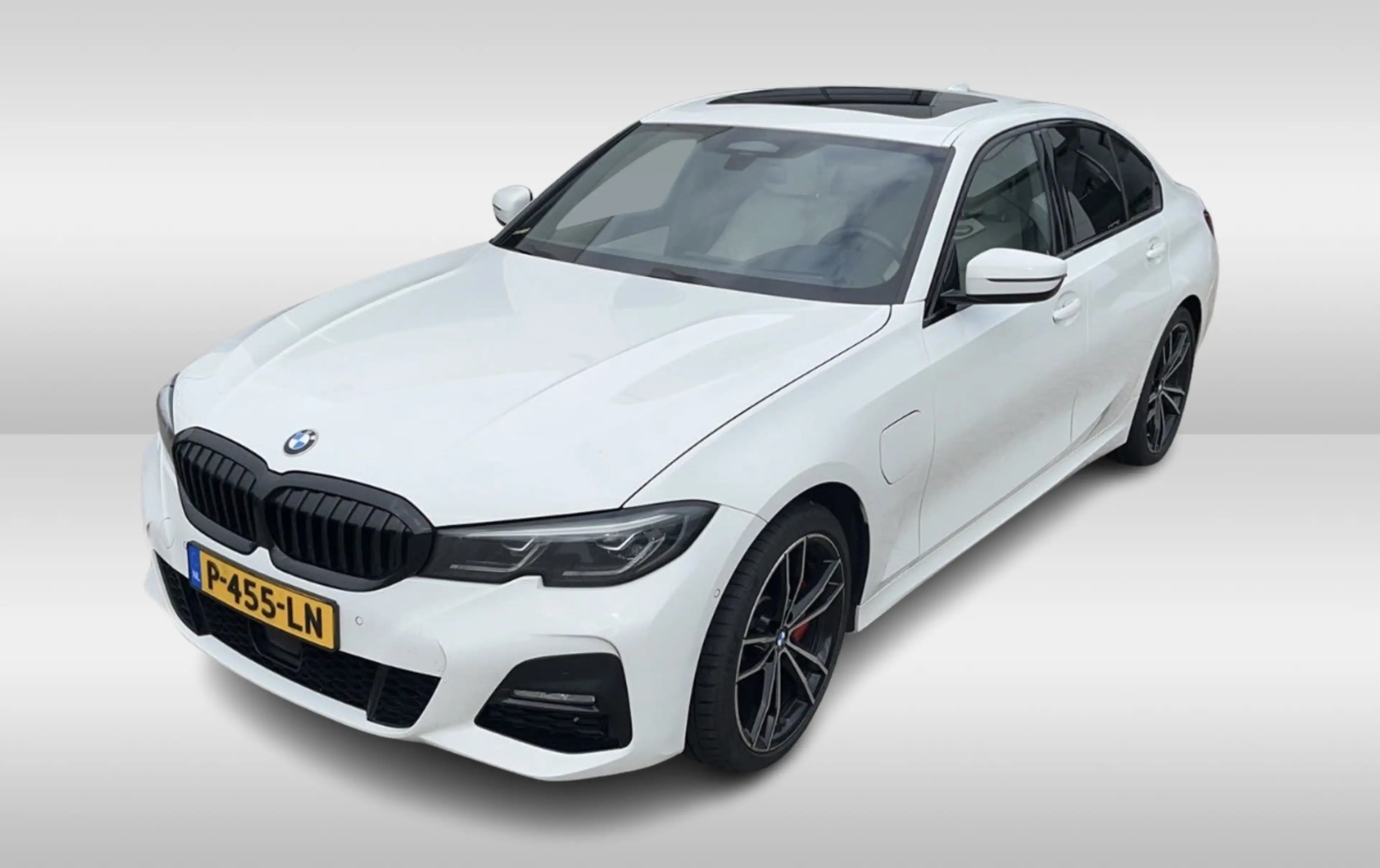 BMW 330 3-serie 330e High Executive / SOH 90,5% / Schuifda