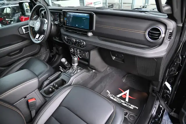 Jeep Wrangler view 15