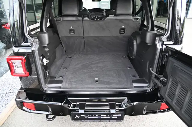 Jeep Wrangler view 12