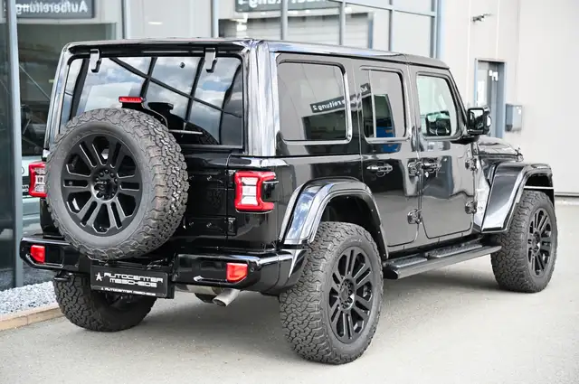 Jeep Wrangler view 4