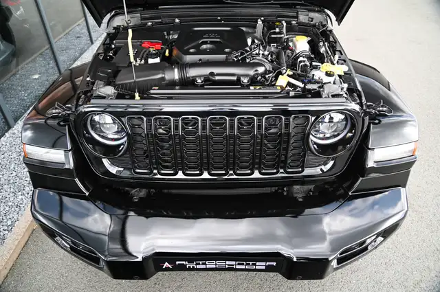 Jeep Wrangler view 11