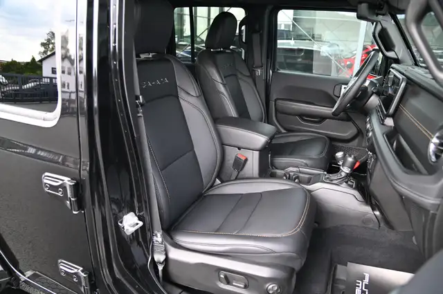 Jeep Wrangler view 17