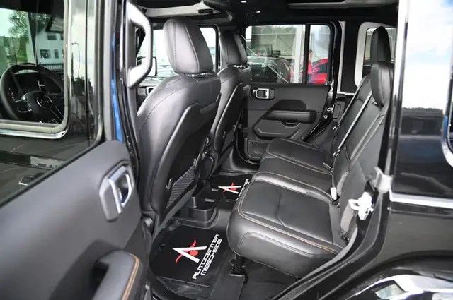 Jeep Wrangler view 20