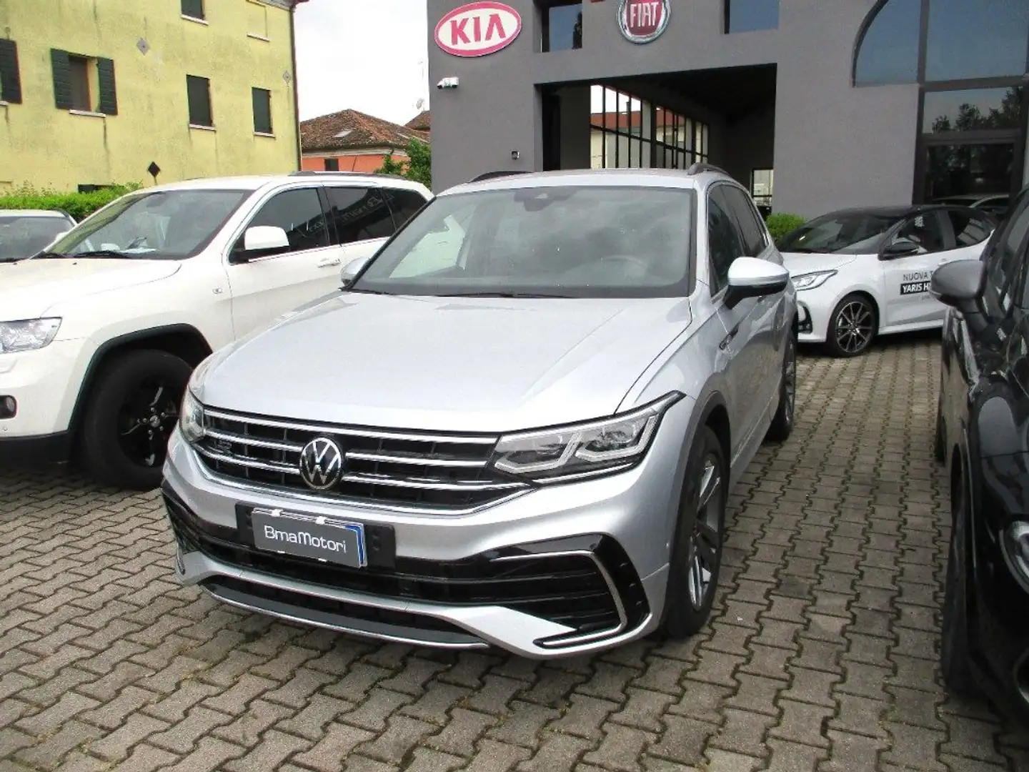 Volkswagen Tiguan 1.5 TSI 150 CV DSG ACT R-Line Argento - 2