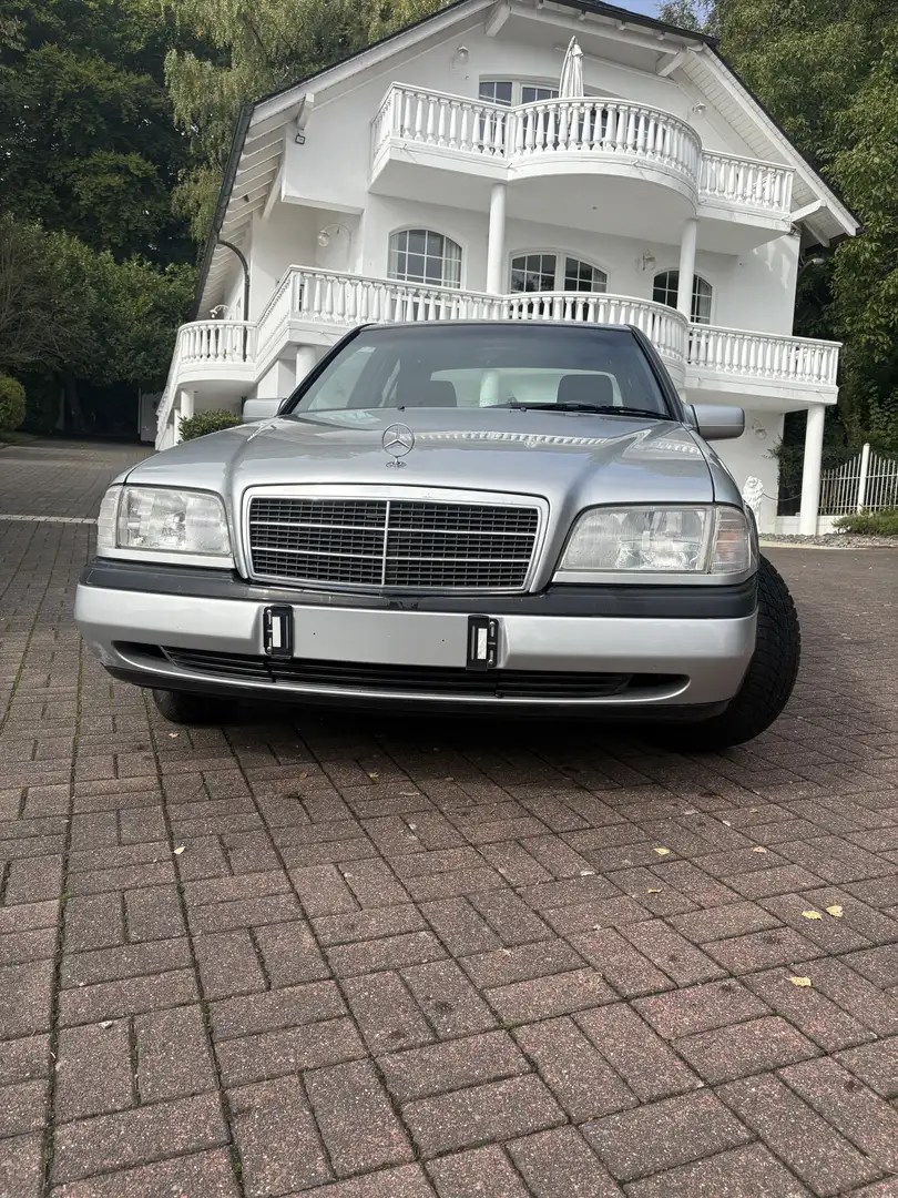 Mercedes-Benz C 180 Classic Silber - 1