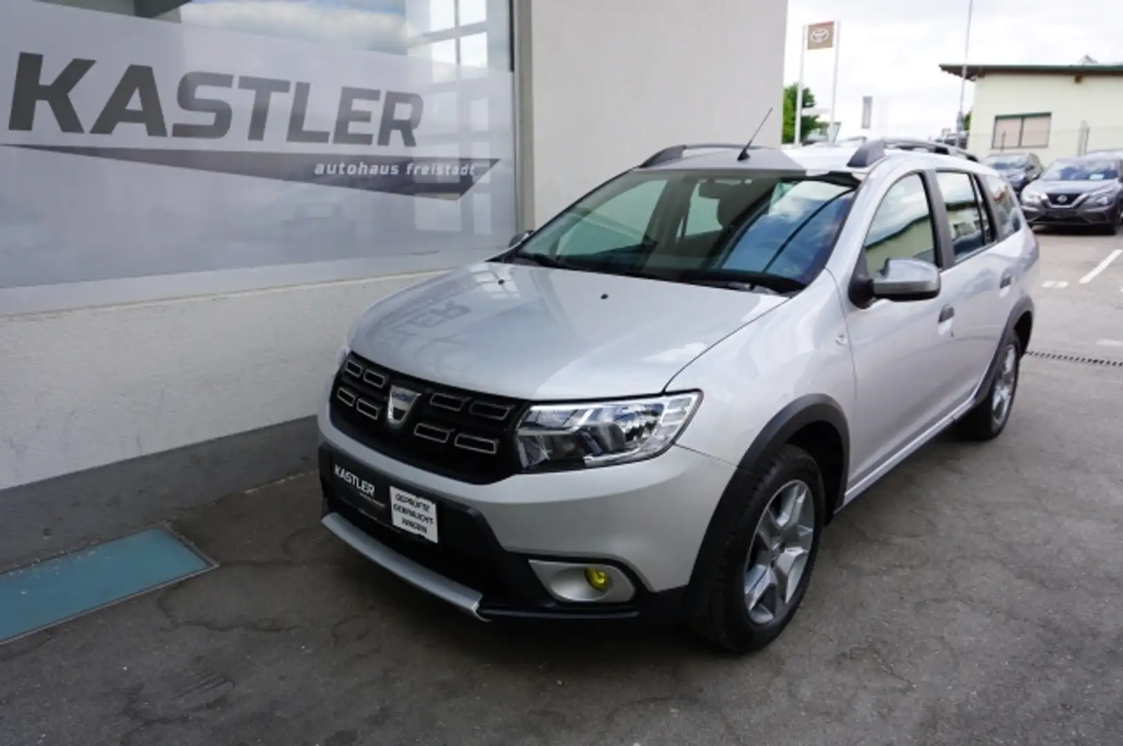 Dacia Logan MCV TCe90 Stepway Gümüş rengi - 1
