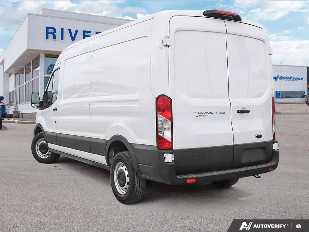 Ford Transit Cargo Van снимка Ford Transit Cargo Van