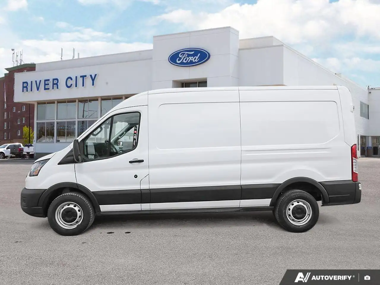 Ford Transit Cargo Van снимка Ford Transit Cargo Van