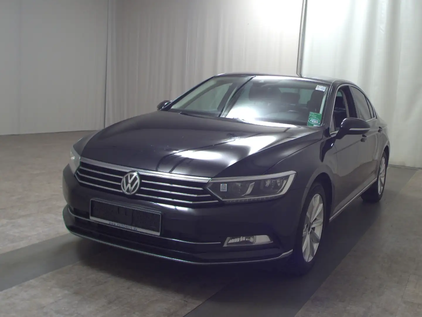 Volkswagen Passat 1.5 TSI BMT Highline ACC Navi LED Schwarz - 2