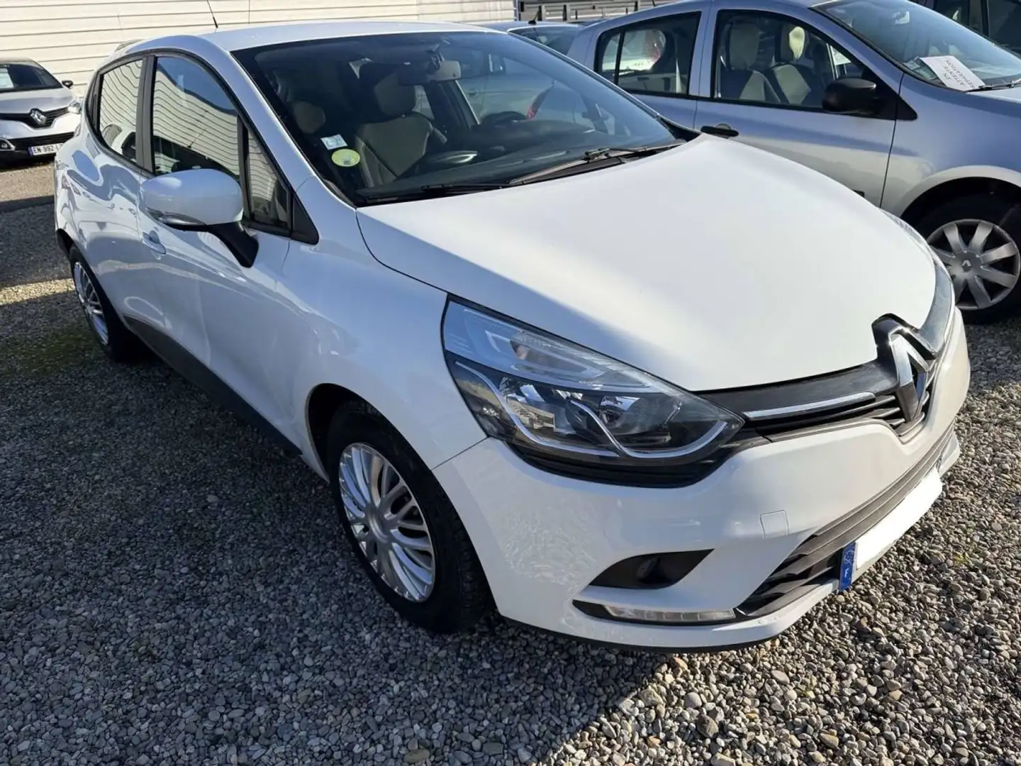 Renault Clio IV 1.5 dCi 90ch energy Business 5p Blanc - 1