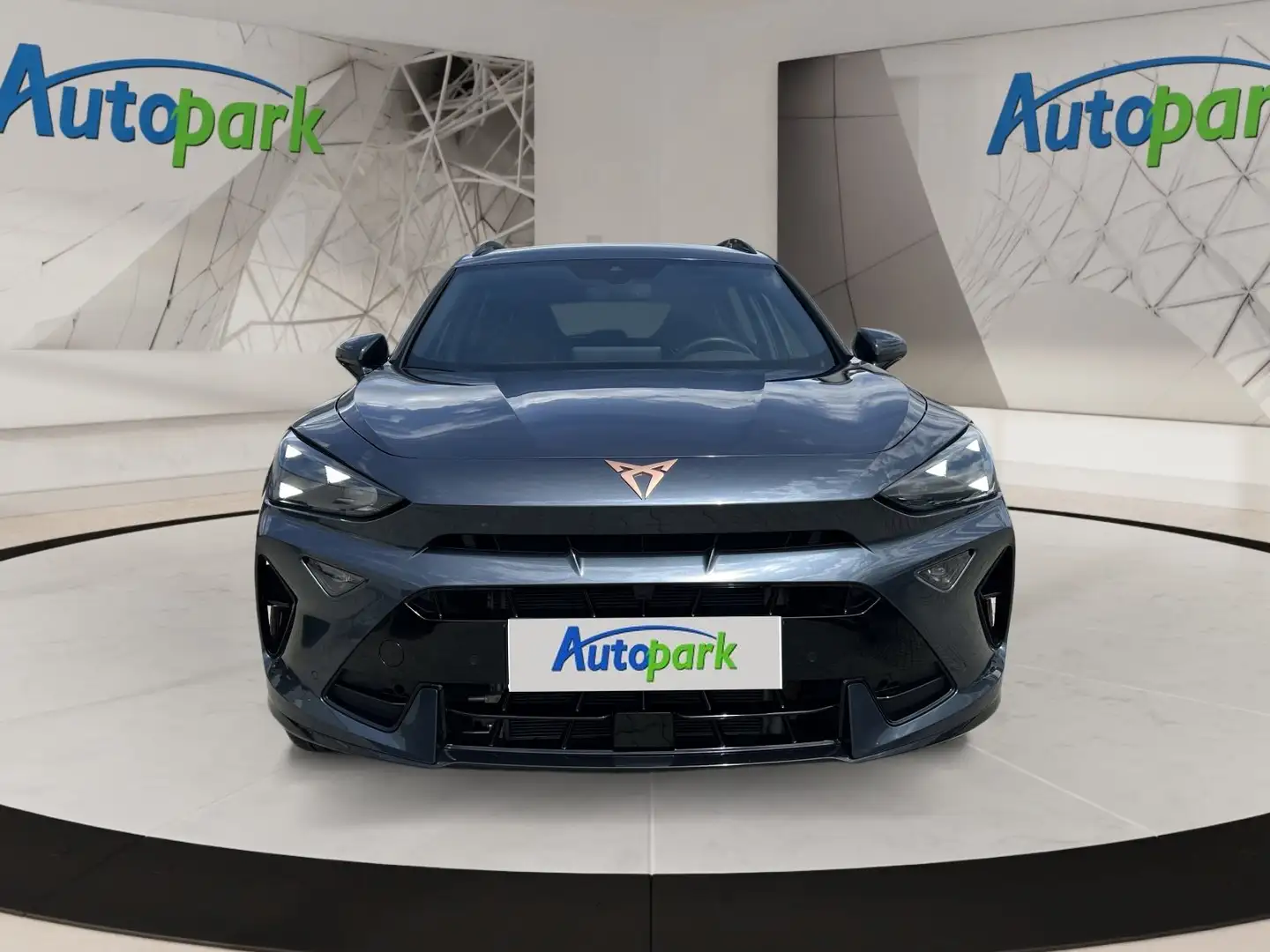 CUPRA Formentor 1,5 eTSI Grau - 2