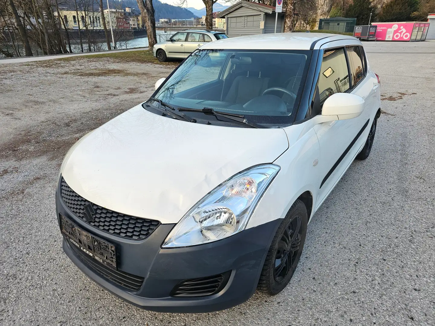 Suzuki Swift Club PICKERL bis-11/2026 Weiß - 1