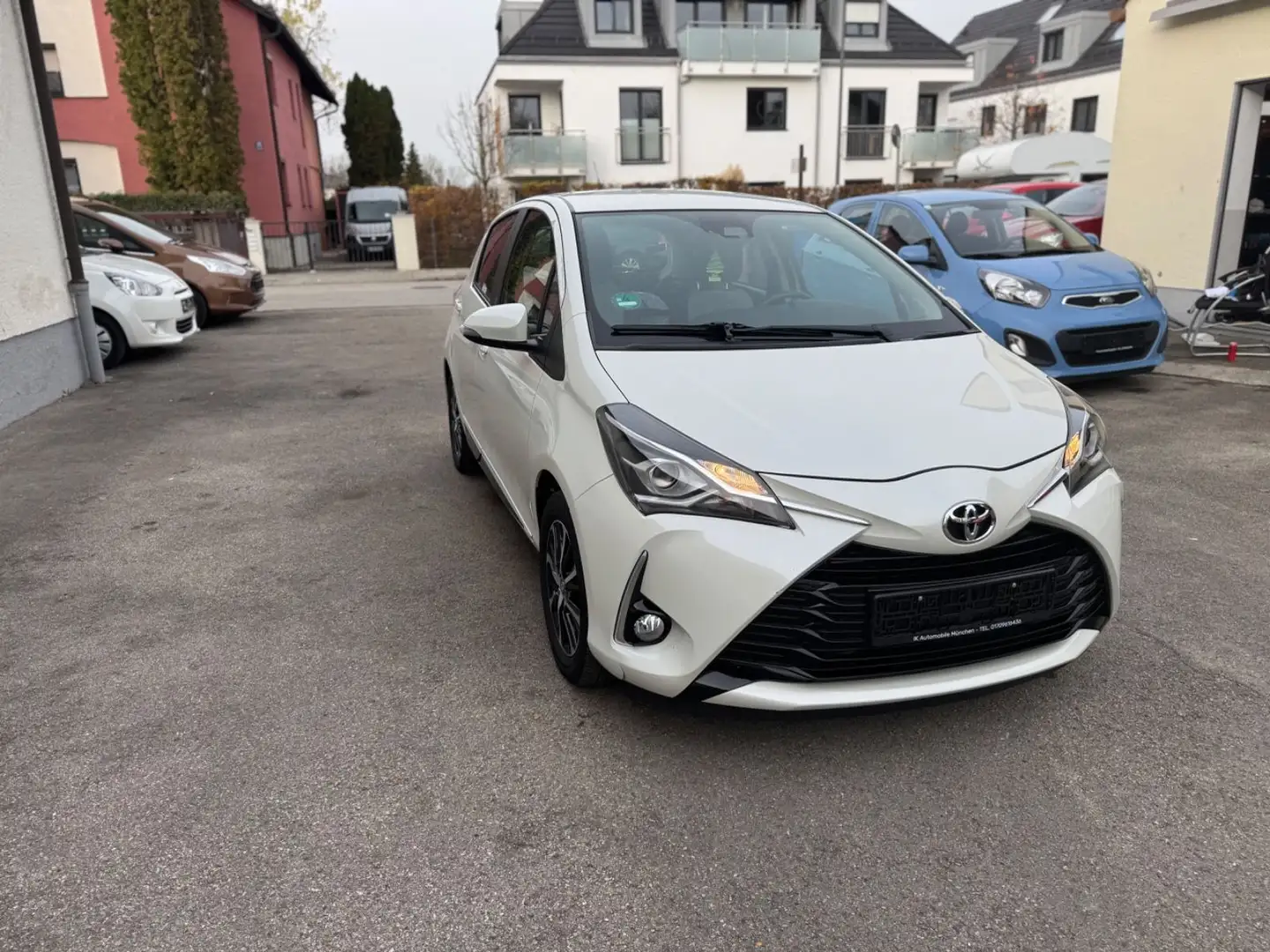 Toyota Yaris Team D Automatik Kamera Klimaautomatik Weiß - 2