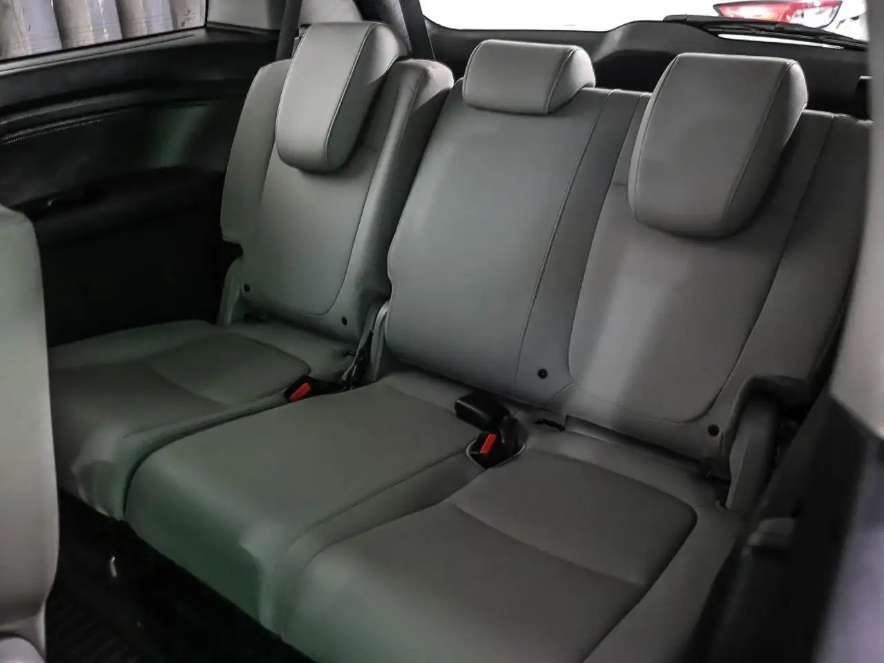 Honda Odyssey снимка Honda Odyssey