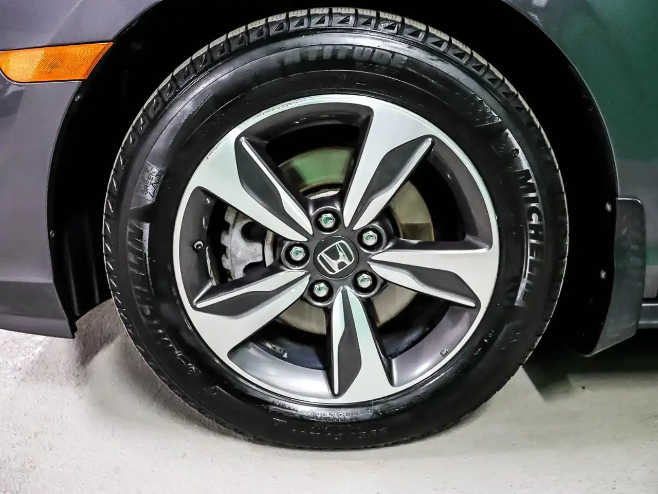 Honda Odyssey снимка Honda Odyssey