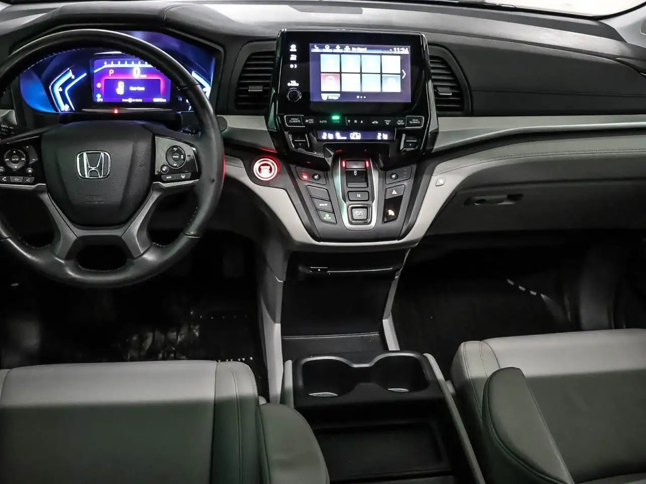 Honda Odyssey снимка Honda Odyssey