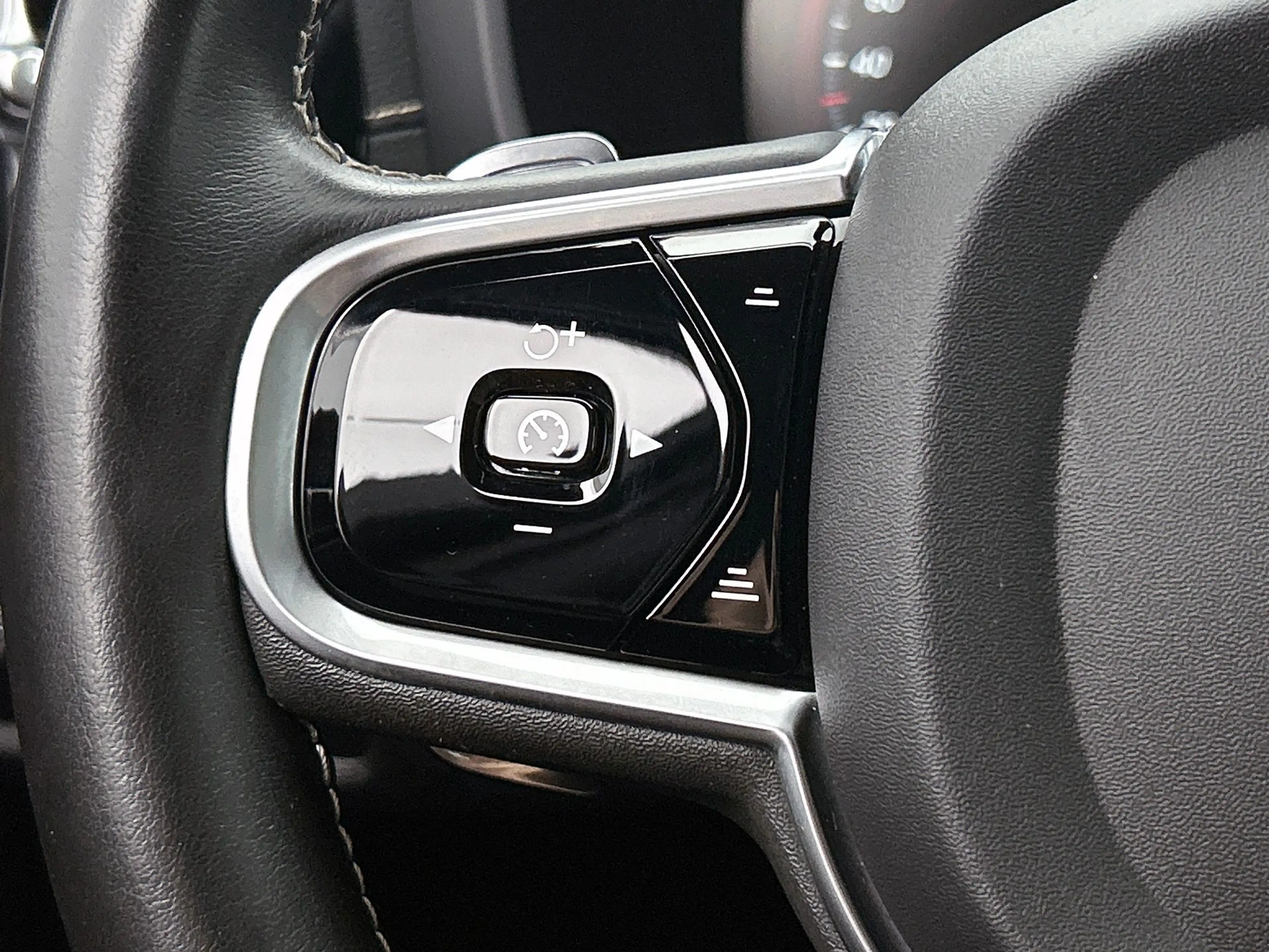 Volvo S60 2.0 T8 AWD Twin Engine Polestar Engineered | Autom — photo 18