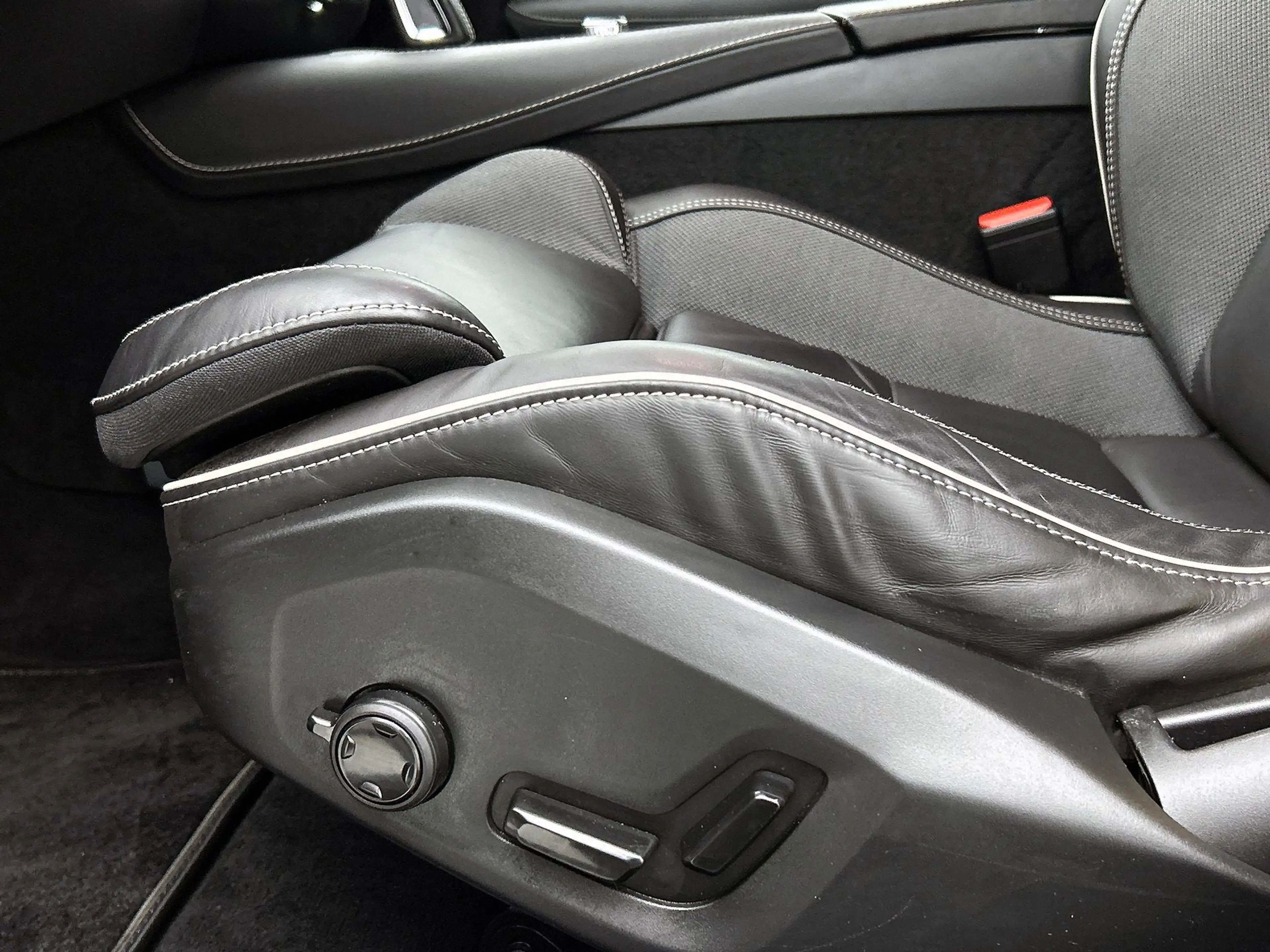 Volvo S60 2.0 T8 AWD Twin Engine Polestar Engineered | Autom — photo 6