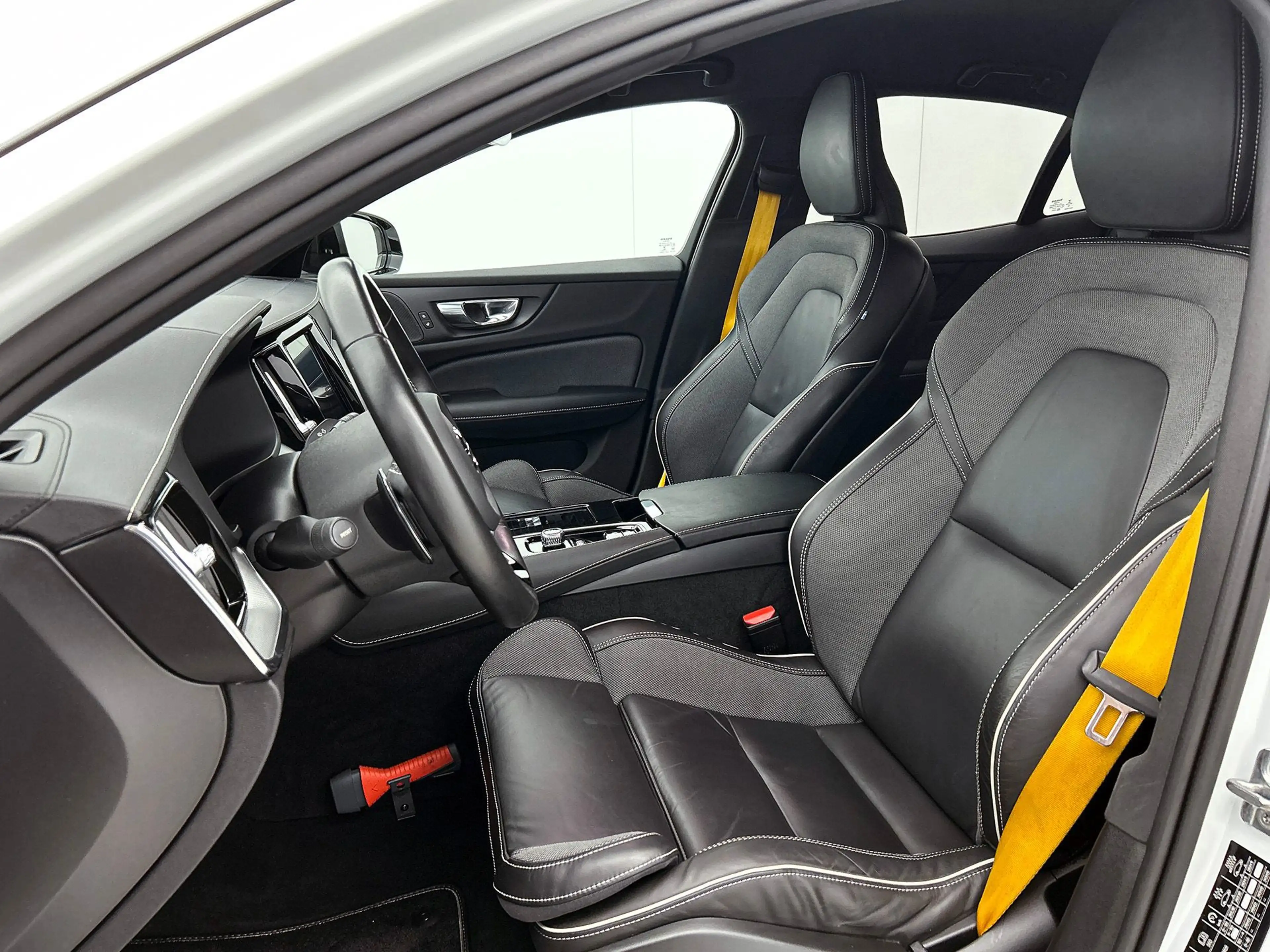 Volvo S60 2.0 T8 AWD Twin Engine Polestar Engineered | Autom — photo 5