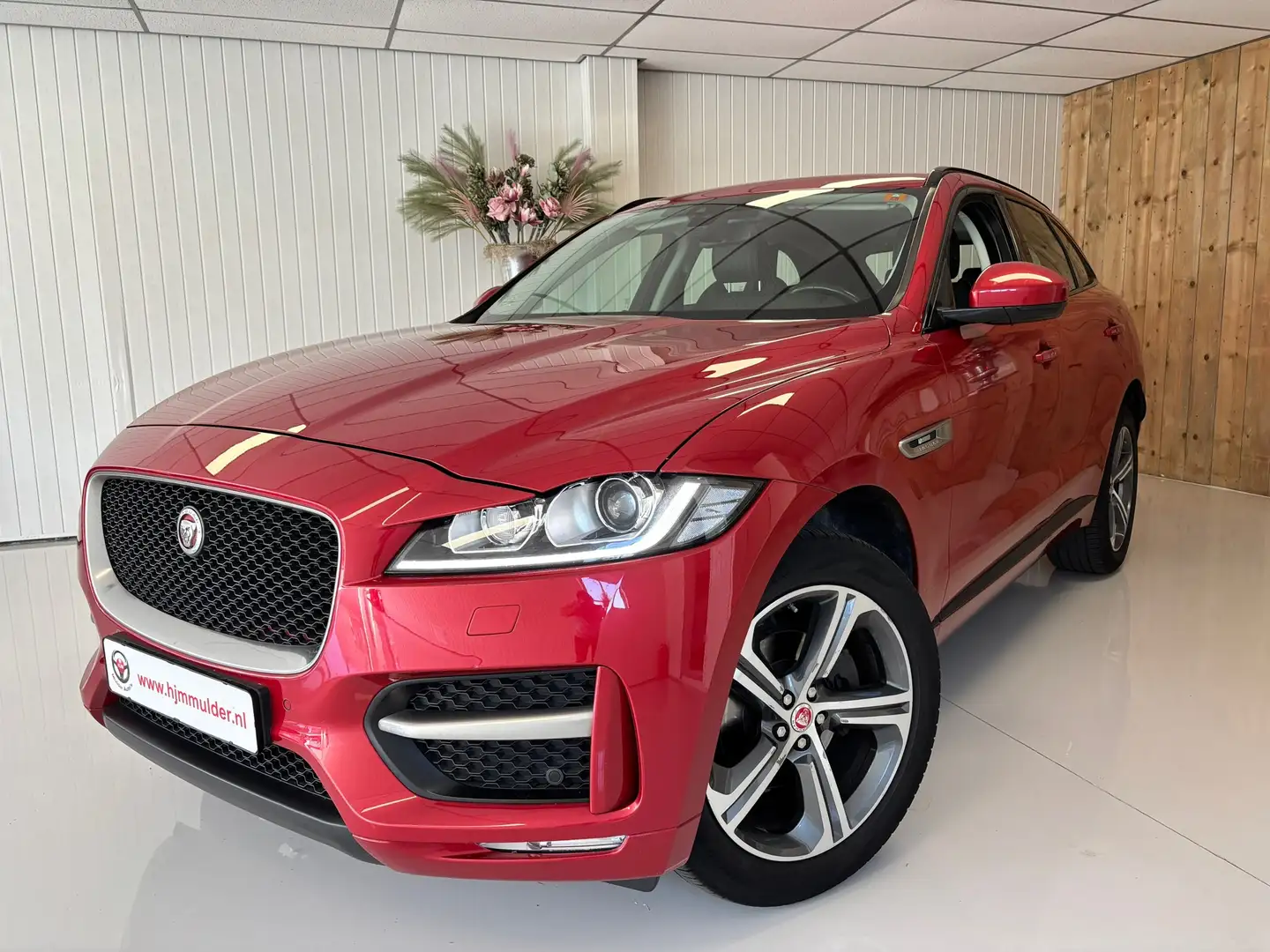 Jaguar F-Pace 2.0 R-SPORT, AUTOMAAT, AWD, NAVI, CAMERA, INCL. BT Rot - 1