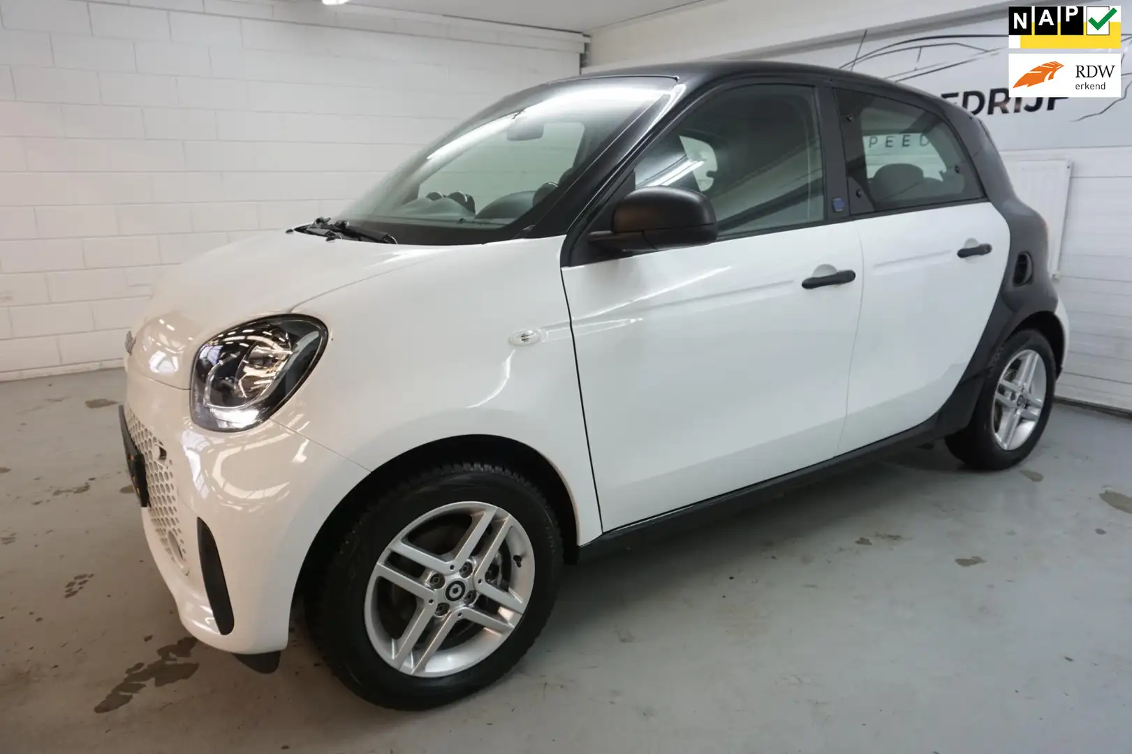smart forFour /AIRCO €6818 EX BTW EQ Essential 18 kWh Wit - 1