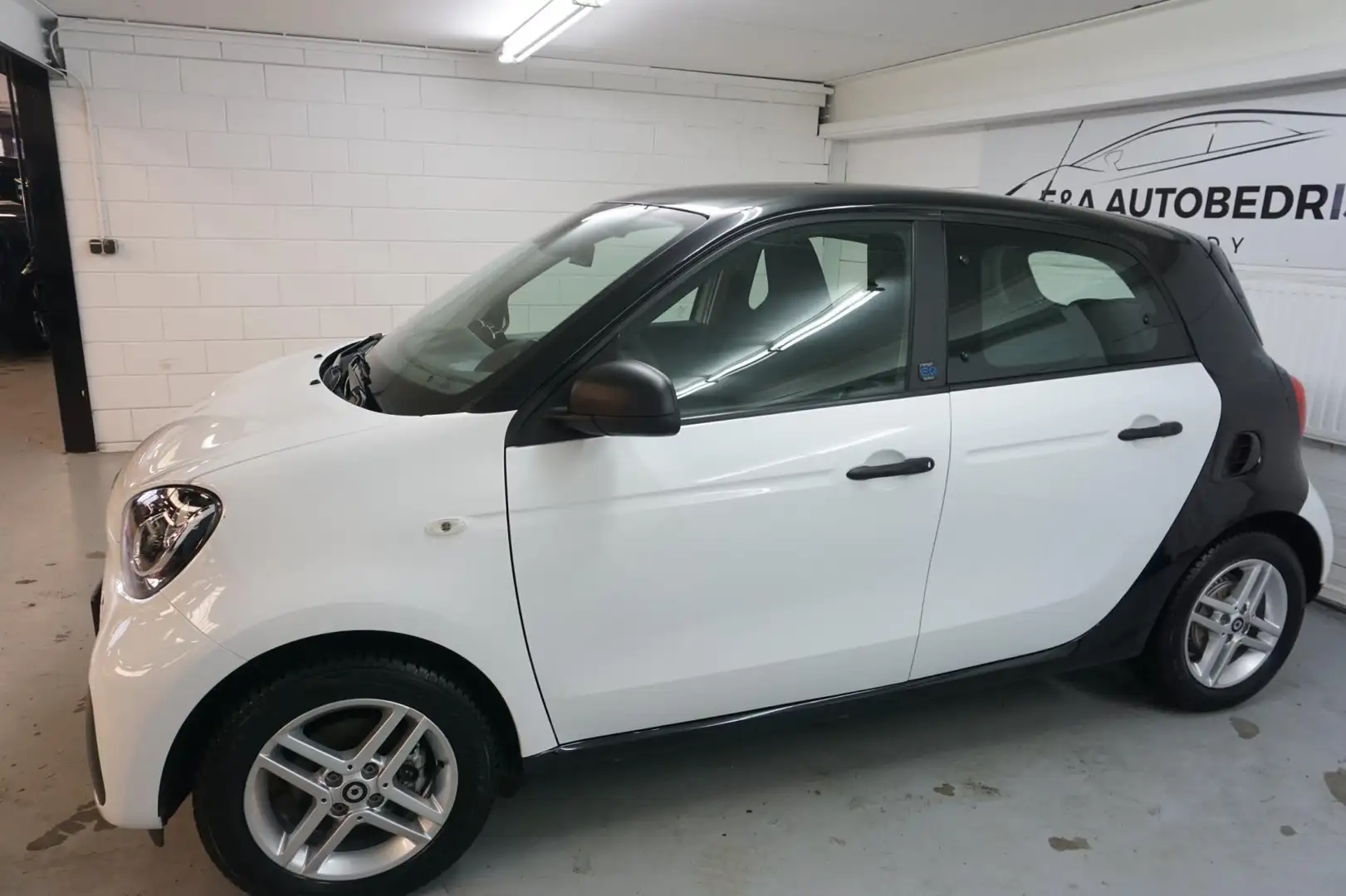 smart forFour /AIRCO €6818 EX BTW EQ Essential 18 kWh Wit - 2