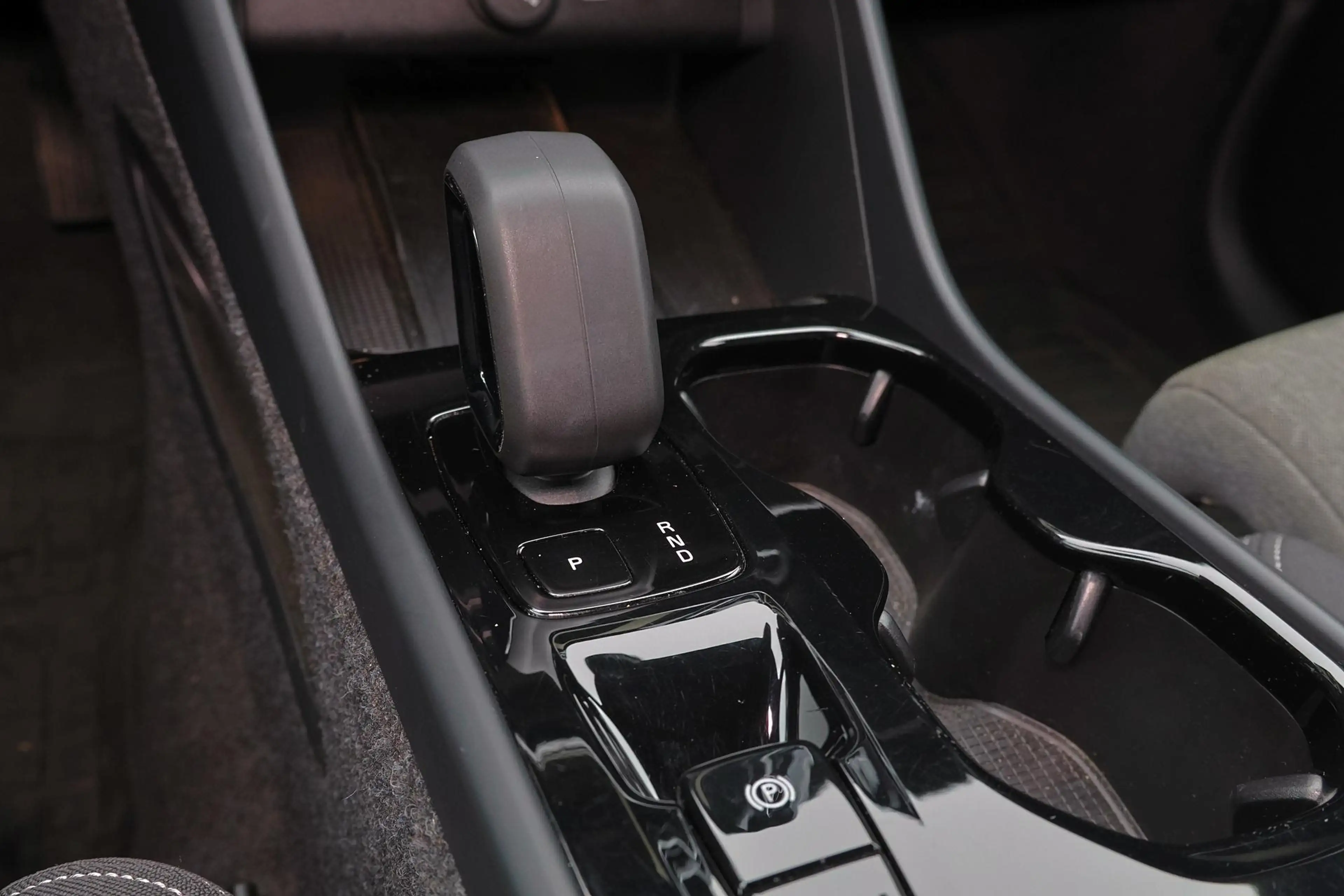 Volvo XC40 B3 Plus Dark - IntelliSafe Assist & Surround - 360 — photo 10
