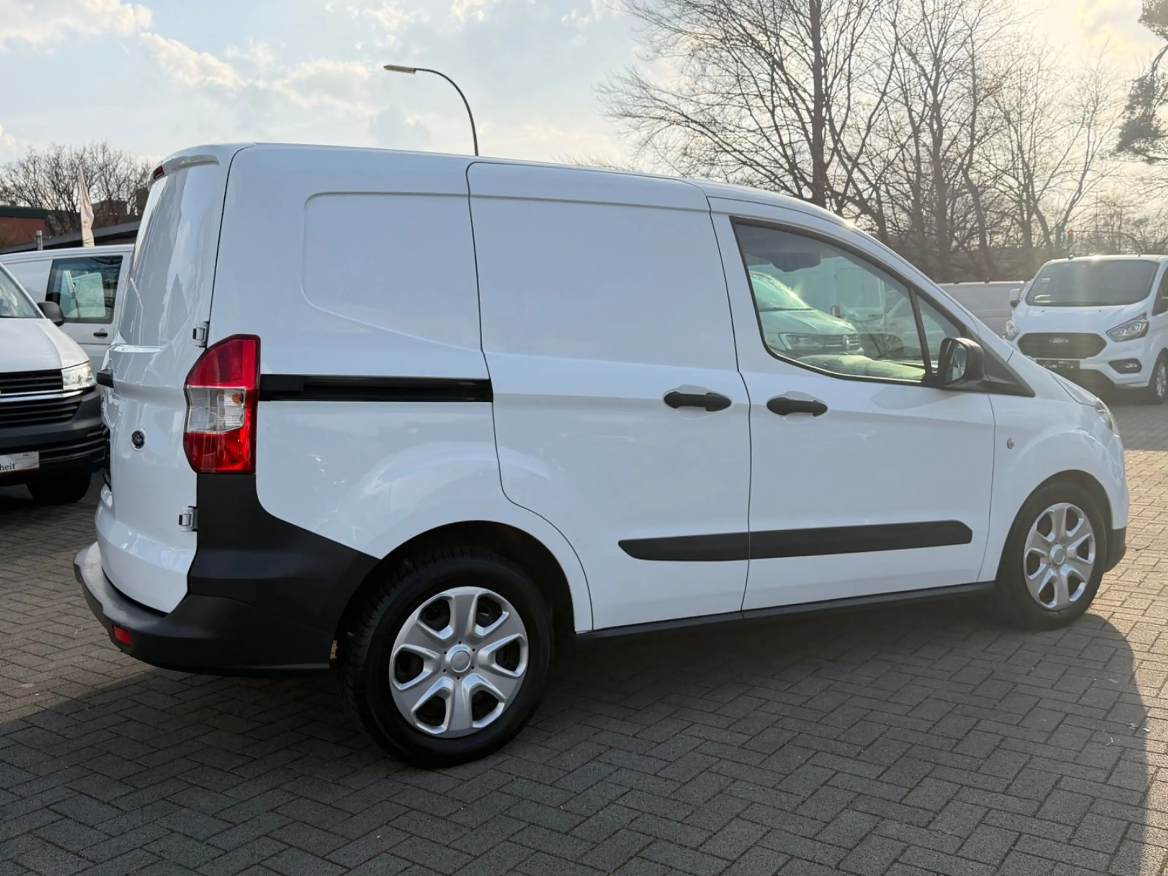Ford Transit Courier TRANSIT COURIER TREND KLIMA/SERVICE+TÜV NEU !! — photo 5