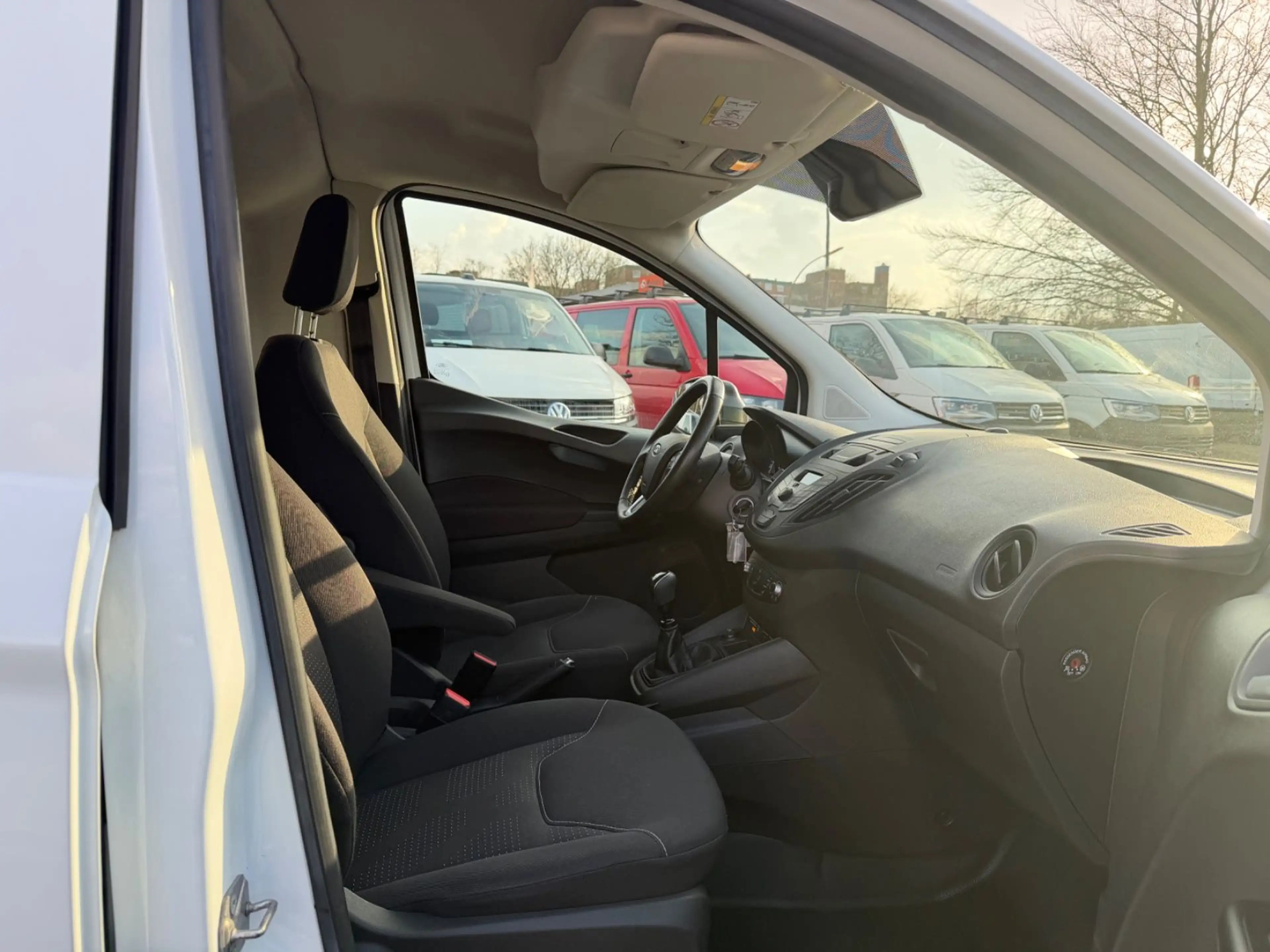 Ford Transit Courier TRANSIT COURIER TREND KLIMA/SERVICE+TÜV NEU !! — photo 9