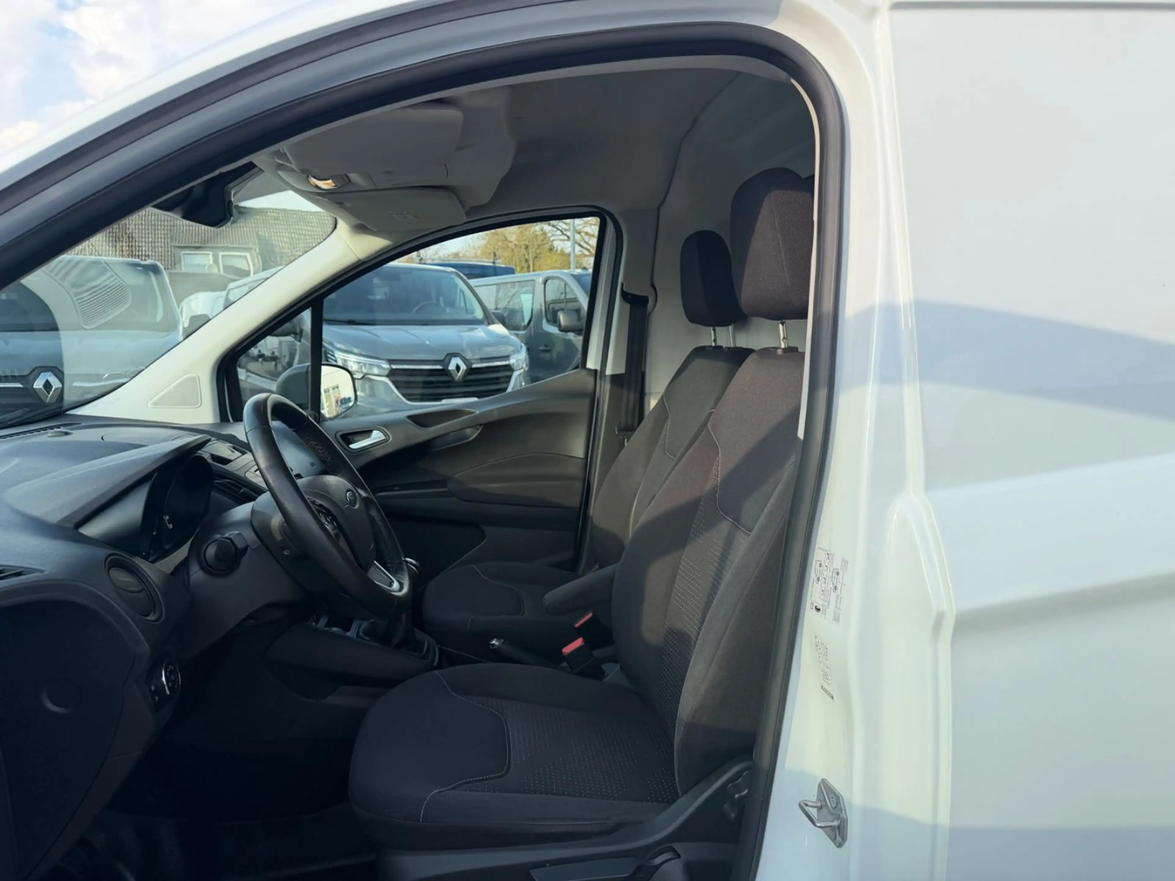 Ford Transit Courier TRANSIT COURIER TREND KLIMA/SERVICE+TÜV NEU !! — photo 8