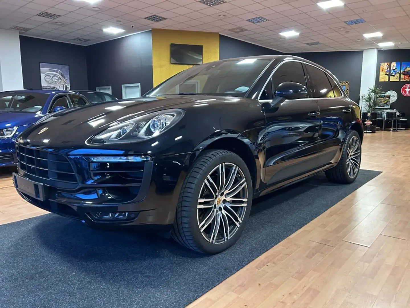 Porsche Macan 3.0 S Diesel  KIT Restyling CERTIF PORSCHE Zwart - 2