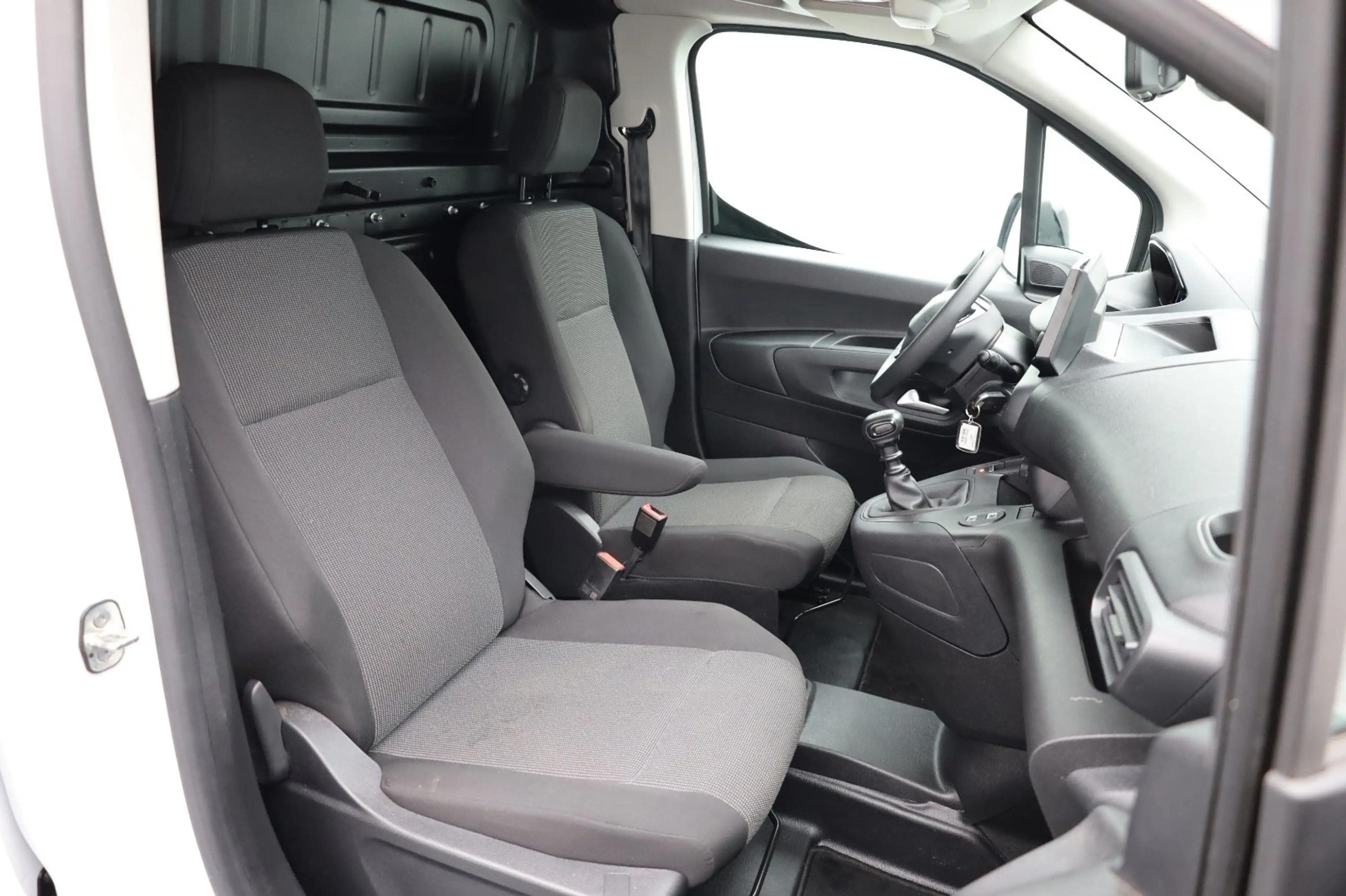 Peugeot Partner 1.5 BlueHDi 100 S&S L1 Trekhaak | Houten Laadvloer — photo 18