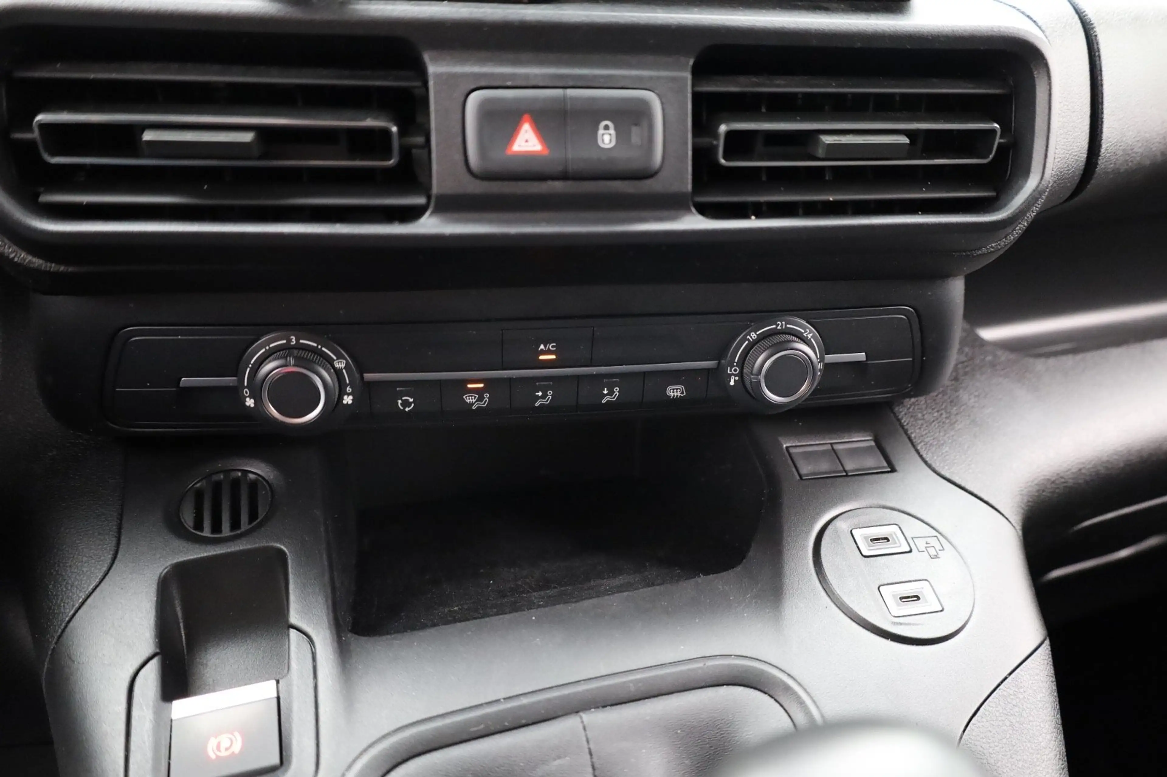 Peugeot Partner 1.5 BlueHDi 100 S&S L1 Trekhaak | Houten Laadvloer — photo 22
