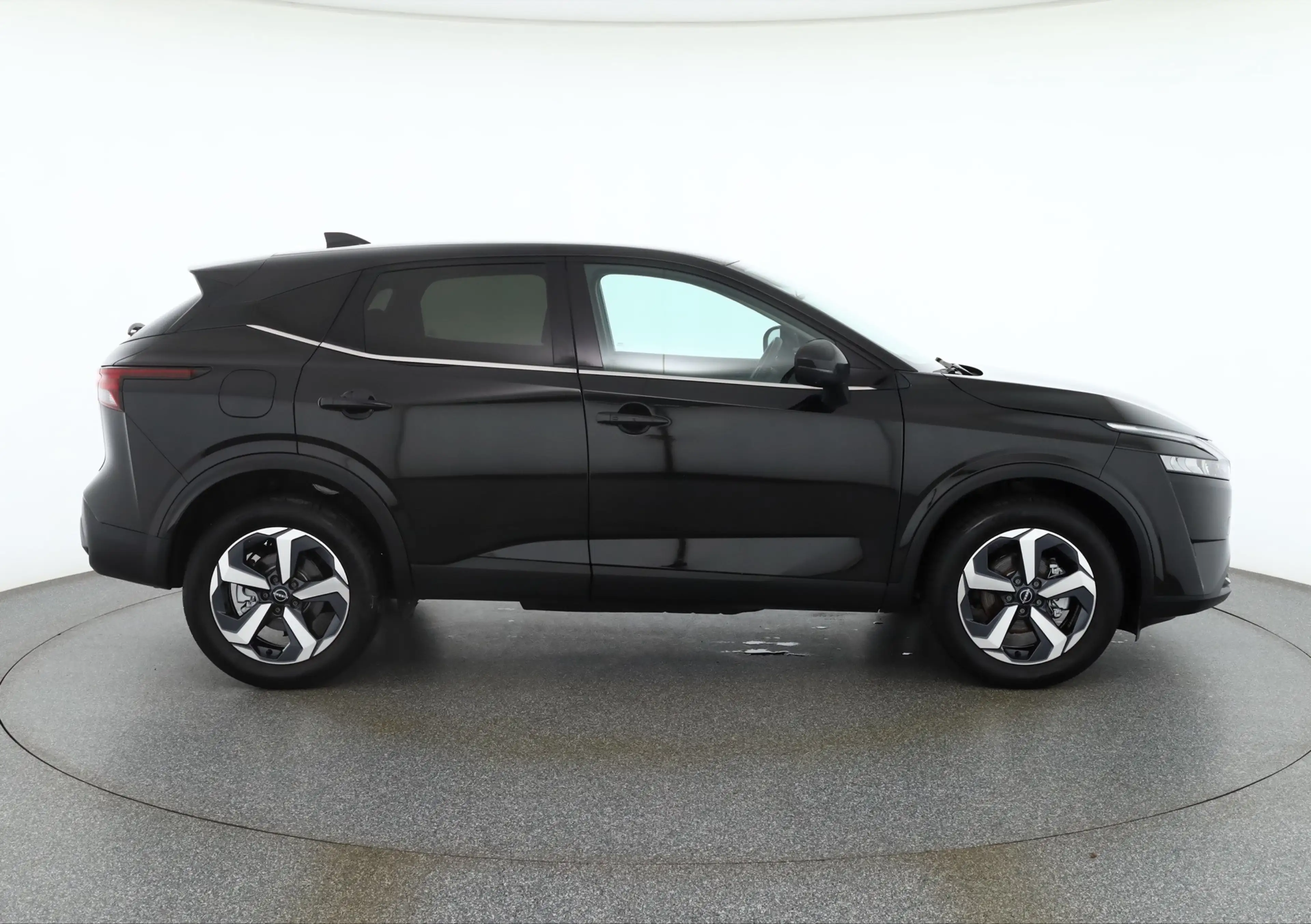 Nissan Qashqai N-Connecta 1.3 Dig-T LED ACC Navi 360° — photo 6