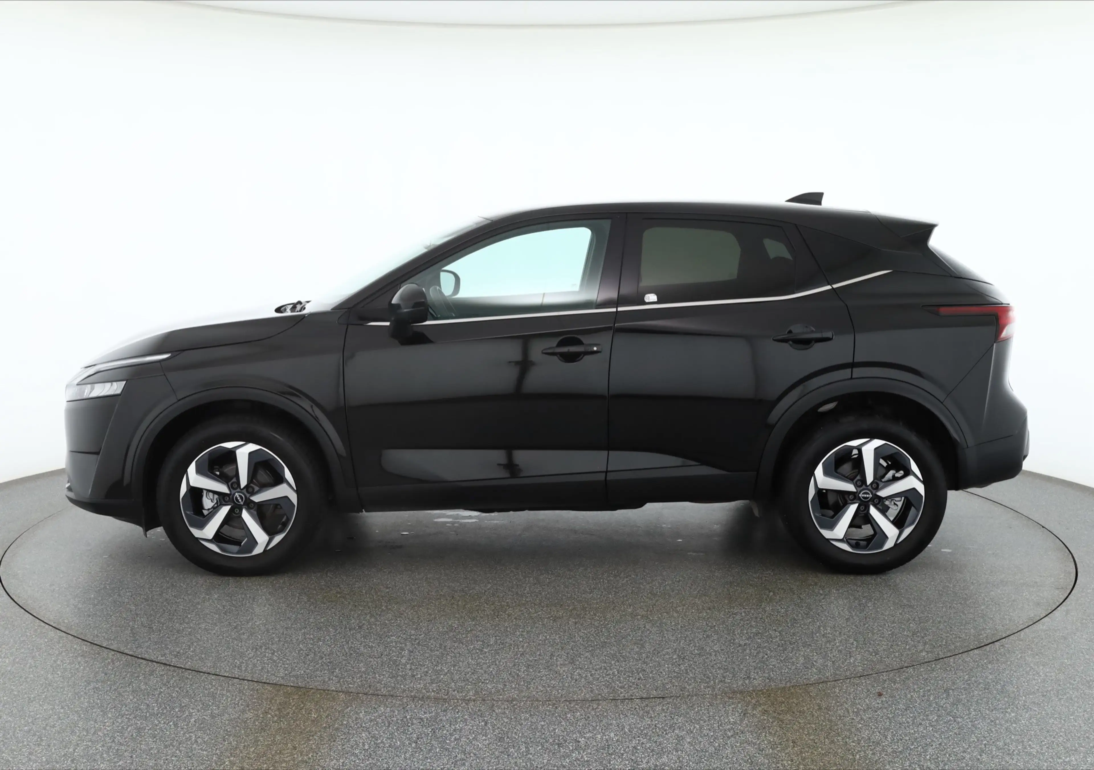 Nissan Qashqai N-Connecta 1.3 Dig-T LED ACC Navi 360° — photo 2